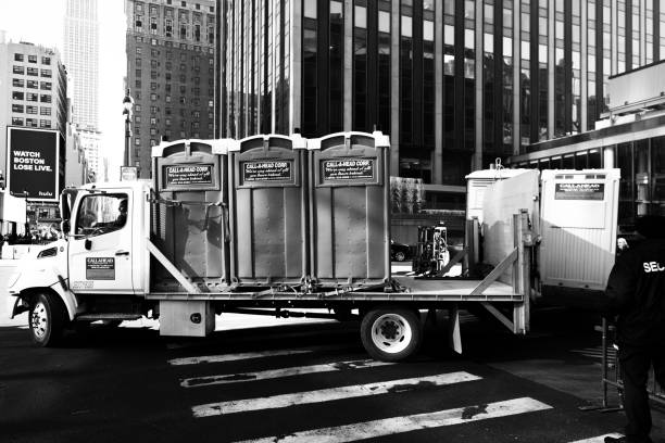 Best Restroom trailer rental cost  in Hialeah Gardens, FL